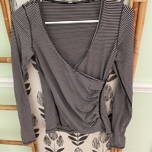 EUC Lululemon Mini Pop Stripe Black Berry Sunset Salutation Long Sleeve Wrap Top